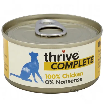 Konzerva thrive COMPLETE, 100% Chicken, 0% Nonsense. Na etikete je modrá silueta mačky. Text na obale je v angličtine.