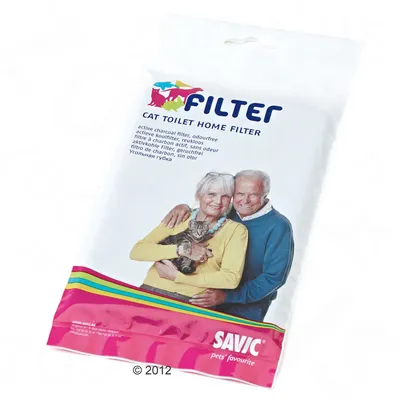 Opakowanie filtra do kuwety dla kota SAVIC, napis: CAT TOILET HOME FILTER, filtr z węglem aktywnym, bez zapachu. Widoczny kot trzymany przez osobę.