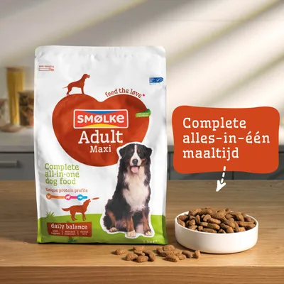 SMØLKE Adult Maxi, complete alles-in-één hondenvoer, uniek eiwitprofiel, dagelijkse balans, complete alles-in-één maaltijd. SMØLKE Adult Maxi, complete alles-in-één hondenvoer, uniek eiwitprofiel, dagelijkse balans, complete alles-in-één maaltijd.