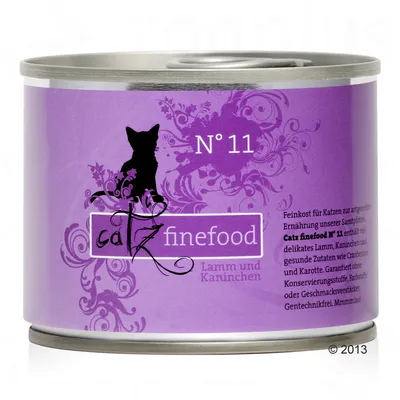 Conservă Catz finefood N° 11, Lamm und Kaninchen, etichetă mov cu siluetă de pisică și text vizibil în germană. Ambalaj metalic pentru hrană umedă pentru pisici.