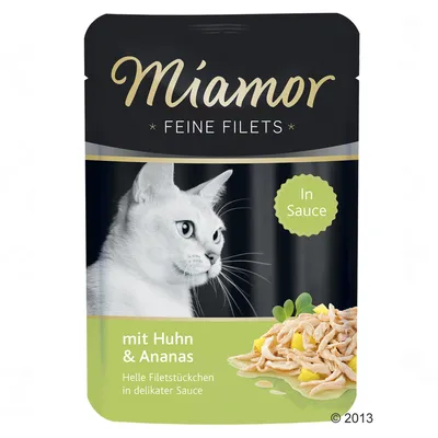 Miamor Feine Filets cat food pouch, visible text: In Sauce, mit Huhn & Ananas, Helle Filetstückchen in delikater Sauce. Image of a white cat and chicken with pineapple pieces in sauce.