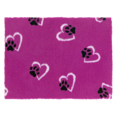Purple dog blanket with black paw prints and white heart motifs. Fluffy surface, suitable as a mat or sleeping place.