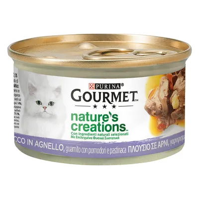 Purina Gourmet Nature's Creations, mokré krmivo s jehněčím, s rajčaty a pastinákem. Konzerva se zlatým víčkem a bílou kočkou na obalu.