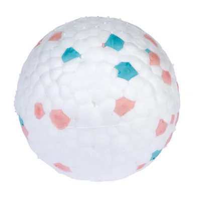 Witte bal van schuim met blauwe en roze zeshoeken als patroon.