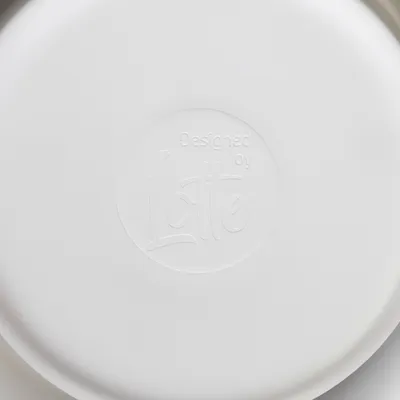 Designed by Lotte. Markenname auf weissem Hintergrund sichtbar.