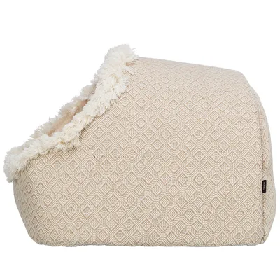 Beiges Haustierbett mit geometrischem Muster und flauschigem Rand, geeignet für gemütliche Rückzugsorte.