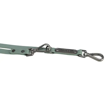 Grüne Hundeleine mit Metallkarabiner und Befestigungselementen, Markenname Hunter auf Metallplatte sichtbar.