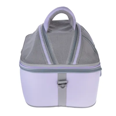 Sac de transport pour animaux, partie supérieure en maille grise avec poignée et fermeture éclair, base rigide violette, boucle métallique visible à l’avant.