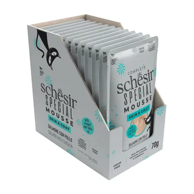 Schesir Special Mousse Skin & Coat voor volwassen katten, smaak zalm met kip, graanvrij, met kokos- en tonijnolie, 70g verpakking.