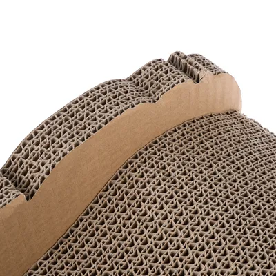 Close-up van golfkarton met gestructureerd oppervlak, geschikt voor krabmeubels of speelgoed.