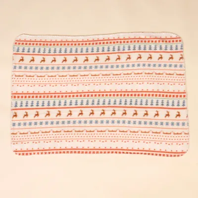 TIAKI Kuscheldecke mit nordischem Wintermuster