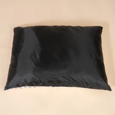 TIAKI Kuschelkissen mit nordischem Wintermuster