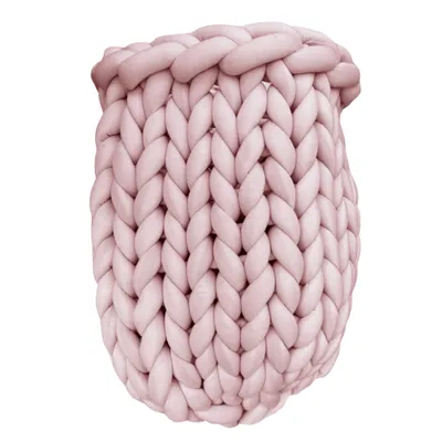Cesto rosa in maglia grossa, adatto per conservare o decorare.