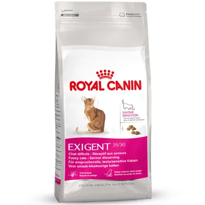 Bag labelled Royal Canin Exigent 35/30 for fussy cats, savour discerning, with icons for coat beauty and weight maintenance, and image of two types of kibble.
