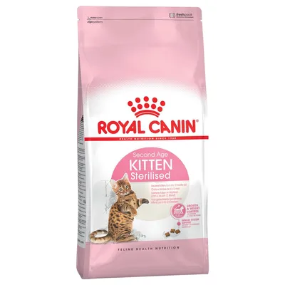 Sachet Royal Canin Second Age Kitten Sterilised, texte visible en anglais, image d’un chaton, mentions Growth & Weight Control et Immune System Support, système zip refermable.