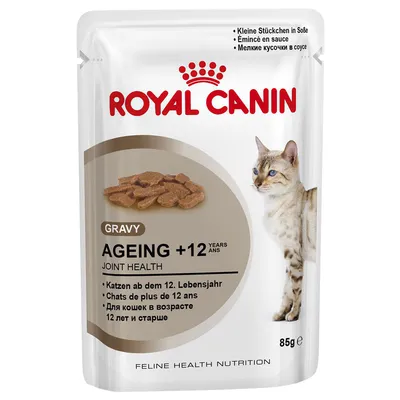 Royal Canin Ageing +12 Gravy våtfoder för katt, 85 g. Bild på foderbitar i sås och en katt. Text: Joint Health, för katter från 12 år. Feline Health Nutrition.