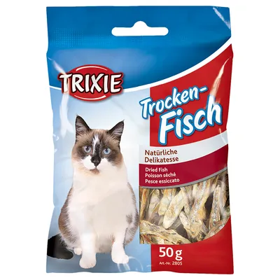 Trixie Trocken-Fisch, kuivattua kalaa, 50 g. Pakkauksessa kuva kissasta ja näkyvillä pieniä kuivattuja kaloja. Tekstit: Natürliche Delikatesse, Dried Fish, Poisson séché, Pesce essiccato.