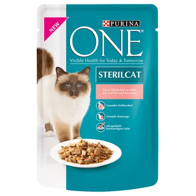 Purina ONE STERILCAT, sachet pour chat stérilisé, texte en allemand : morceaux tendres en sauce avec saumon et carottes. Image d’un chat et d’une assiette de nourriture.
