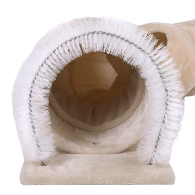 Kattentunnel van beige stof met witte borstelrand op een rechthoekige basis, opening zichtbaar aan de voorkant.