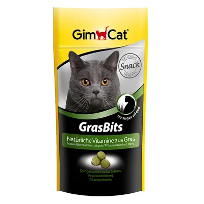 GimCat GrasBits, natürliche Vitamine aus Gras, gesunder Leckerbissen ohne Zuckerzusatz. Verpackung mit Bild einer grauen Katze und grünen Snacks.