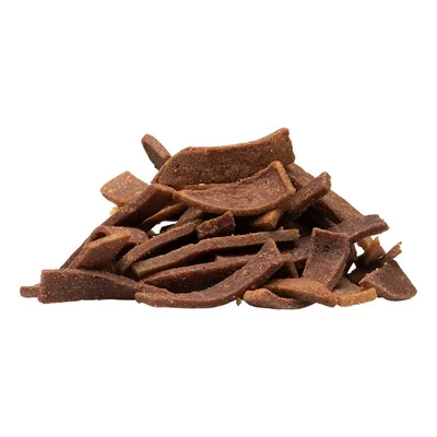 Fettine di snack marroni per pet, senza confezione visibile, disposte in pila su sfondo bianco.