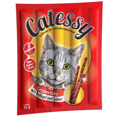 Catessy Katzensticks mit Geflügel und Leber, 5 Sticks = 25 g, Ohne Zuckerzusatz. Obal s obrázkem kočky a tyčinkami. Text v němčině.