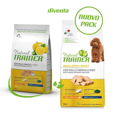 Natural Trainer hundefoder, SMALL&TOY/ADULT, 7 kg, med frisk kylling og ris. Tekst: Yucca Schidigera, Alga Spirulina. Made in Italy. Nuovo Pack. Billede af lille brun hund.