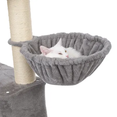Arbre à chat avec hamac rond en tissu gris, poteau recouvert de sisal, chat blanc allongé dans le hamac. Matériaux visibles : tissu, sisal.
