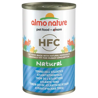 Konzerva almo nature HFC Natural, text: pet food + amore, CAT FOOD MADE WITH NATURAL INGREDIENTS ORIGINALLY FIT FOR HUMAN CONSUMPTION, ATLANTIC TUNA v několika jazycích.