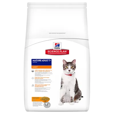 Hill's Science Plan Mature Adult 7+ Light para gatos, visible texto: 'Mature Adult 7+', 'Light', 'Chicken', imagen de un gato y croquetas en el envase.