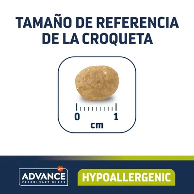 Tamaño de referencia de la croqueta Advance Veterinary Diets Hypoallergenic, diámetro aproximado 1 cm según escala visible.