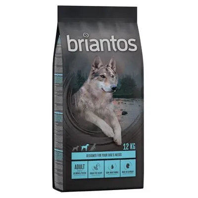 Embalagem de ração Briantos para cães adultos, 12 kg. Texto visível: 'ADULT', 'GRAIN-FREE RECIPE', 'LOW MEAT KIBBLE', 'MADE IN GERMANY'. Imagem de cão na frente.