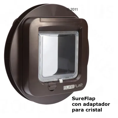 Puerta para mascotas SureFlap con adaptador para cristal, color marrón, texto visible: 'SureFlap con adaptador para cristal'.