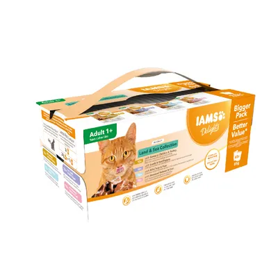 IAMS Delights Adult 1+ Land & Sea Collection kattemad, 48 x 85 g. Synlig tekst: Bigger Pack Better Value, Savoury Chicken & Turkey, Lamb & Red Pepper, Wild Tuna & Peas, Salmon & Cod.
