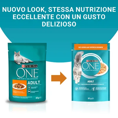 Nuovo look per Purina ONE Adult 85 g, stessa nutrizione. Due confezioni visibili: vecchio e nuovo design, entrambe con gatto e scritta 'Mit Huhn und grünen Bohnen'.