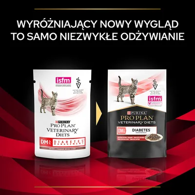 Porównanie opakowań karmy Purina Pro Plan Veterinary Diets DM Diabetes Management dla kotów; nowy czarny design po prawej, stary biały po lewej. Widoczne logo isfm.