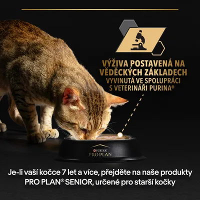 Mačka pri miske Purina Pro Plan. Text v češtine: Výživa postavená na vědeckých základech, vyvinutá ve spolupráci s veterináři Purina. Odporúčanie pre produkty Pro Plan Senior pre staršie mačky.