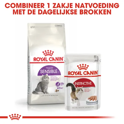 Royal Canin Regular Sensible 33 kattenbrokken en Royal Canin Instinctive natvoeding, tekst: Combineer 1 zakje natvoeding met de dagelijkse brokken.