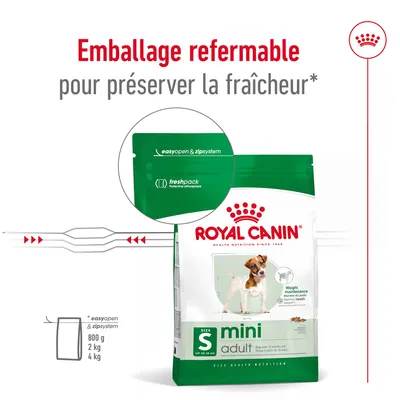 Emballage refermable Royal Canin mini adult, texte visible : easyopen & zipsystem, freshpack protective atmosphere, tailles 800 g, 2 kg, 4 kg. Pour préserver la fraîcheur.