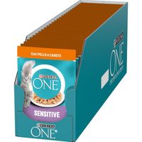 Confezione multipla di Purina ONE Sensitive con pollo e carote, visibile scritta 'SENSITIVE' e immagine di un gatto sul fronte della scatola.