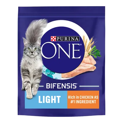 Bifensis Light, rich in chicken as number one ingredient. Image shows a grey cat, chicken pieces, wheat and herbs on the packaging.
