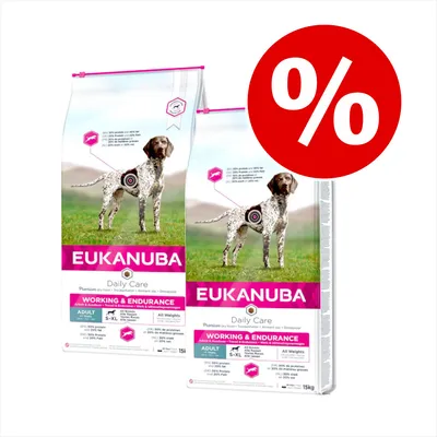 To sække Eukanuba Daily Care Working & Endurance Adult S–XL hundefoder, 15 kg, med billede af hund og stor rød procenttegn for tilbud.
