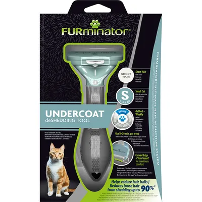 FURminator Undercoat deShedding Tool rövid szőrű, kisméretű macskáknak (S, ≤4,5 kg). Csomagoláson: Short Hair, Small Cat, heti használat, 10–20 perc/hét, akár 90%-kal kevesebb szőrhullás.
