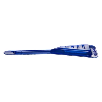 Blauwe plastic doseerlepel met maatstrepen, geschikt voor het afmeten van poeder of korrels.