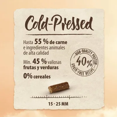 Cold-Pressed. Hasta 55 % de carne e ingredientes animales, mín. 45 % frutas y verduras, 0 % cereales. Sello: High-quality protein 40 % grain-free recipe. Tamaño: 15–25 mm.