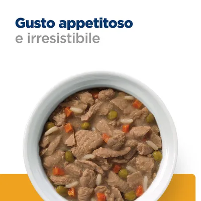 Testo: Gusto appetitoso e irresistibile. Ciotola bianca con bocconcini di carne, piselli, carote e riso in salsa.