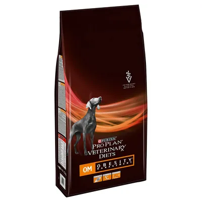 Опаковка Purina Pro Plan Veterinary Diets OM Obesity Management за кучета. Видими са лого, изображение на куче и текст: VETERINARY NUTRITION, OBESITY MANAGEMENT.