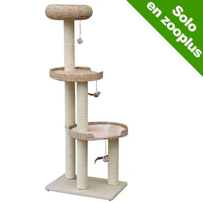 Rascador para gatos de varios niveles con postes de cuerda, plataformas redondas y juguetes colgantes. Texto visible: Solo en zooplus.