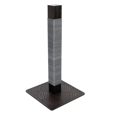Griffoir pour chat avec poteau carré recouvert de corde grise et base carrée en bois foncé à motif géométrique visible. Aucun texte ou marque apparente.