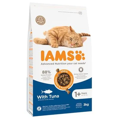 IAMS kattenvoer met tonijn, 3 kg zak. Tekst: 88% dierlijk eiwit, 100% complete & gebalanceerde voeding, voor katten vanaf 1 jaar. Beeld van oranje kat en brokjes op de verpakking.